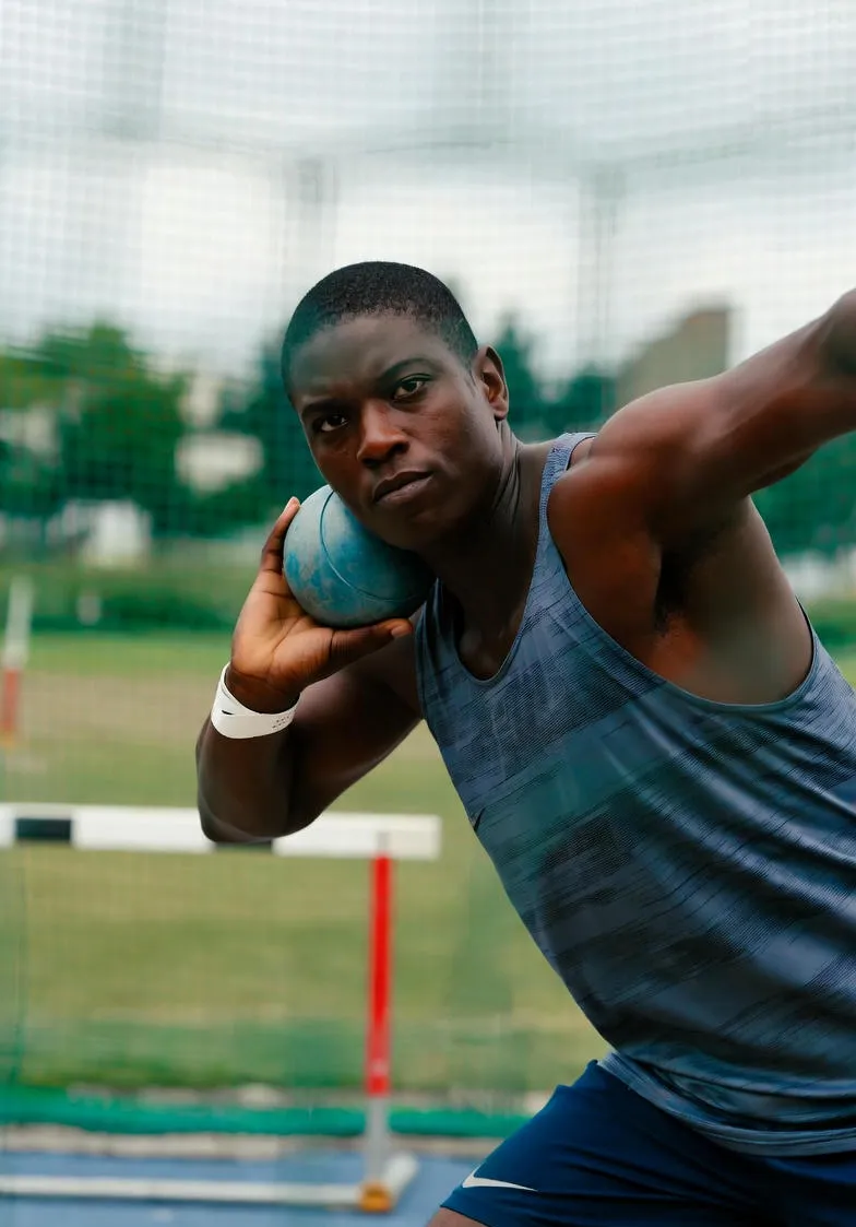 Effektives Kugelstoßen-Training: So verbessern Sie Ihre Wurfweite Schritt für Schritt